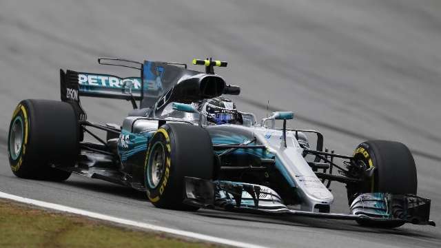 Bottas bate recorde da pista e vai largar na frente no GP do Brasil