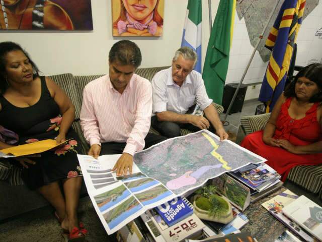  Prefeito recebe moradores do Jockey Clube e fala sobre obras no bairro