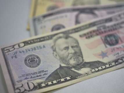 Dólar cai 0,45% e fecha cotado a R$ 3,76, aguardando reforma da Previdência