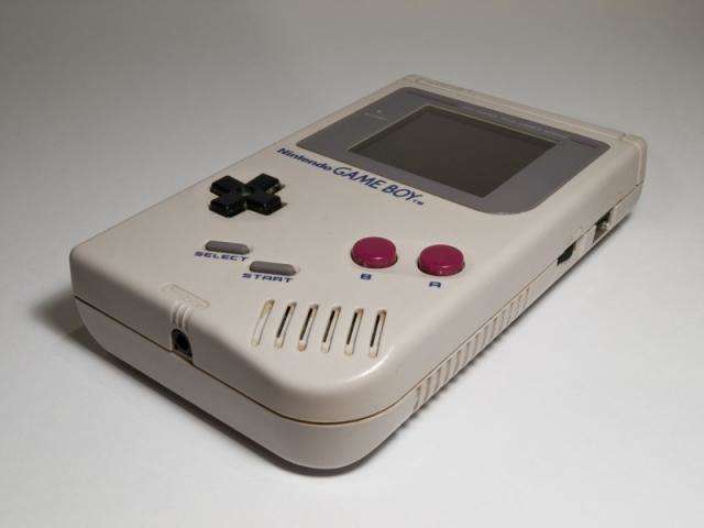 Surge o Game Boy, o &ldquo;gigante&rdquo; port&aacute;til, 1&ordm; console do tipo da Nintendo
