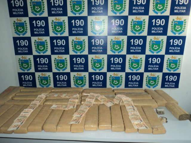  Jovem &eacute; preso quando tentava levar para SP maconha e notas falsas