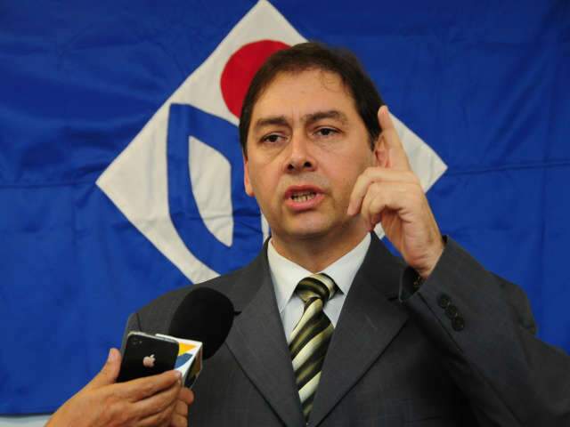  Bernal mant&eacute;m suspense e reafirma que anuncia vice s&oacute; na quinta