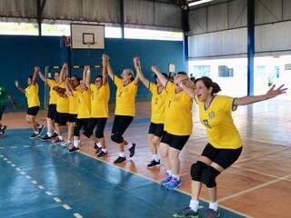 Mulheres de voleibol adaptado participam de disputa no interior (Foto: Divulgação)