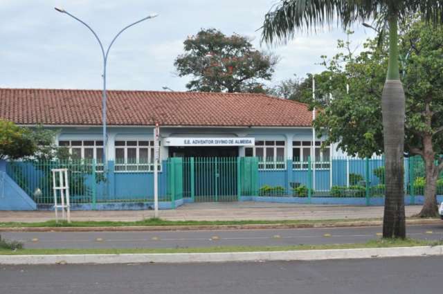 Greve de professores come&ccedil;a com ades&atilde;o parcial nesta quarta-feira