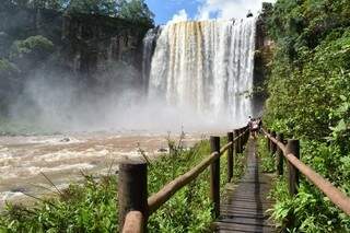 Cachoeira Salto do Majestoso, a 3 km de distância em relação ao centro da cidade de Costa Rica (Foto: Wladimir Togumi/Brasil Ride)