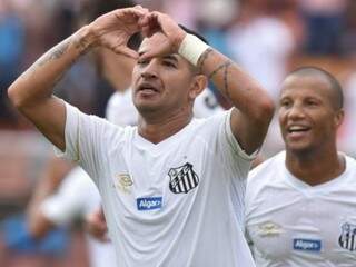 Derlis González comemora gol marcado no clássico (Foto: Ivan Storti/Santos FC)