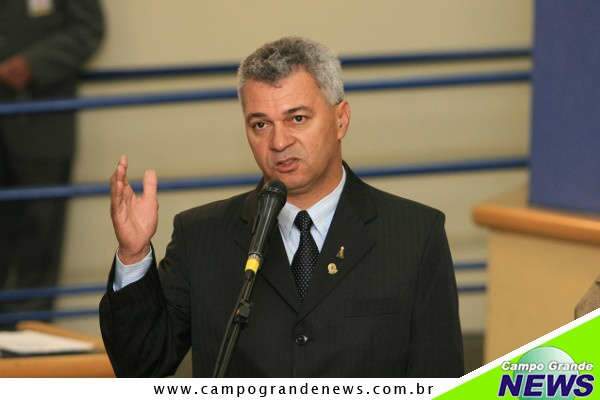  Oposi&ccedil;&atilde;o atrai deputado governista para formar bloco