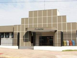 Fachada do Fórum Municipal de Camapuã. (Foto: Divulgação TJMS) 