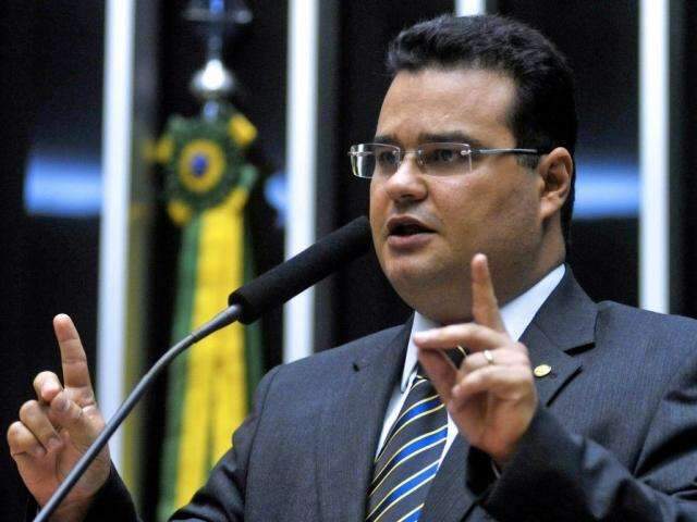 Deputado prop&otilde;e usar parte do pagamento a detentos na reforma de pres&iacute;dios