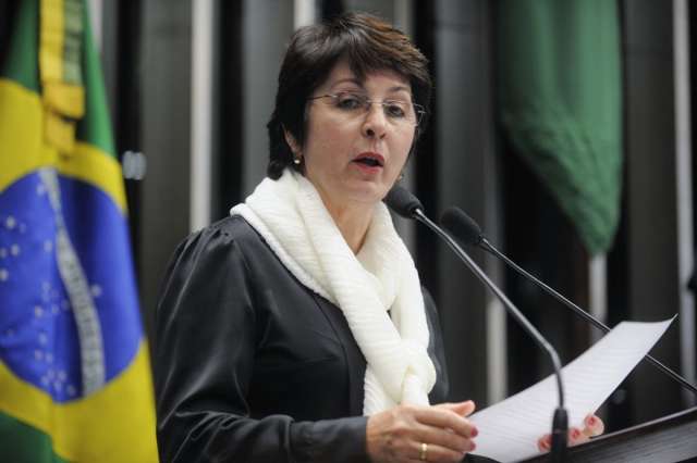 CPMI de viol&ecirc;ncia contra as mulheres participa de reuni&atilde;o com ind&iacute;genas