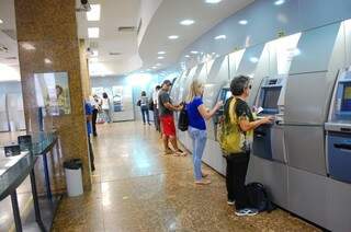 Na agência do Banco do Brasil da Afonso Pena já não há mais envelopes para depósitos. (Foto:Simão Nogueira)