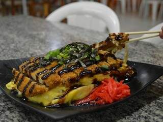 Katsudan faz sucesso no restaurante mesmo sendo um prato tradicional japonês. (Foto: Thaís Pimenta)