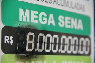 Mega-sena vai sortear R$ 8 milhões hoje.  (Foto: Marcos Ermínio)