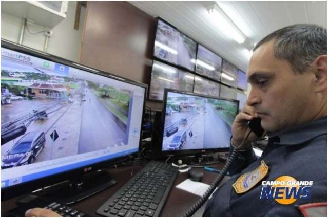 C&acirc;meras foram instaladas, mas pe&ccedil;a &quot;emperra&quot; videomonitoramento no Centro