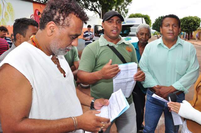  Moreninhas reclama e &Aacute;guas rev&ecirc; multa do esgoto