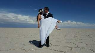 Ela pediu ele em casamento pelo Facebook, ele viajou 2 mil km para dizer sim. (Foto: Romário Nunes)