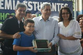 André durante premiação na Escola Estadual Blanche dos Santos (Foto: Marcos Ermínio)