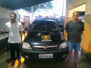 Dupla é presa ao ser flagrada com armas que seriam vendidas em SP Dupla é presa ao ser flagrada com armas que seriam vendidas em SP