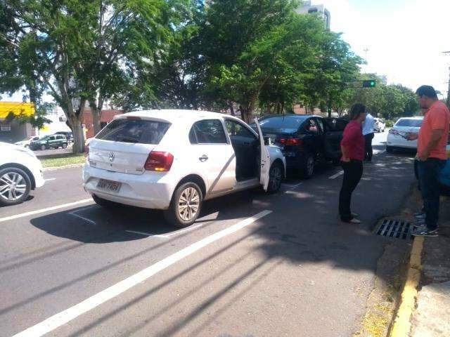 Afonso Pena tem engavetamento envolvendo carro com gestante e bebê