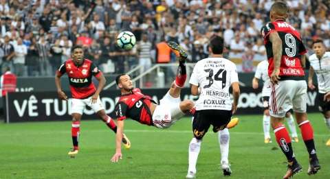 Com gol mal anulado, Corinthians e Flamengo empatam na Arena