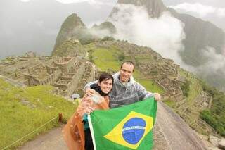 Lais e Alexander  em Machu Picchu, Peru. (Foto: Arquivo Pessoal)