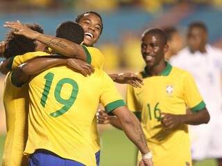 Jogadores brasileiros comemoram vitória (foto: Terra)