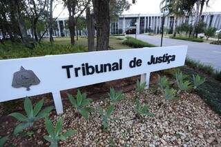 Servidor e fam&iacute;lia s&atilde;o condenados a pris&atilde;o por roubar R$ 558 mil do TJ