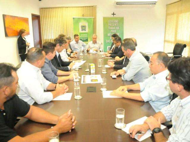 Em meio a greve nas estradas, Reinaldo se re&uacute;ne com setor produtivo de MS