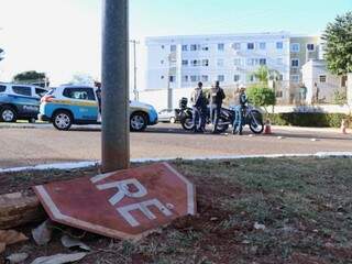 Moradores fazem protesto por obras no tr&acirc;nsito em avenida do Pioneiros
