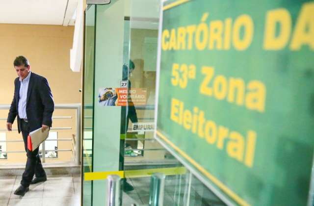 Ao oficializar chapa, Athayde promete campanha &#039;criativa e p&eacute; no ch&atilde;o&#039;