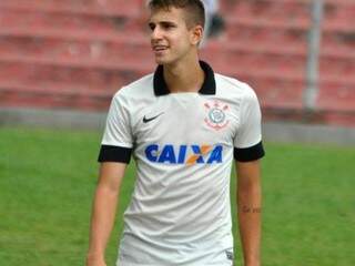 Lucas começou na categoria de base do Corinthians; atualmente estava no futebol europeu (Foto: Reprodução/ Facebook)