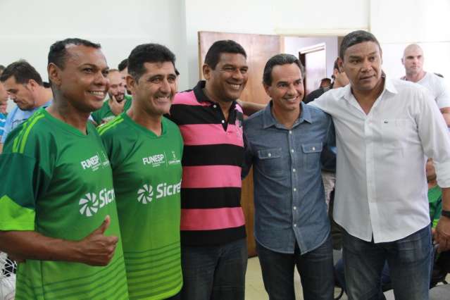 Ex-estrelas de Oper&aacute;rio e Comercial comandar&atilde;o escola p&uacute;blica de futebol