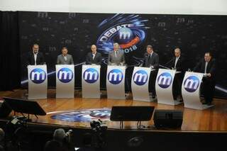 Seis candidatos ao governo se enfrentaram em debate. (Foto: Paulo Francis)