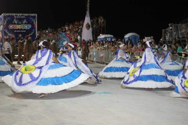 Escolas reverenciam a mulher e a miscigena&ccedil;&atilde;o na 1&ordf; noite de desfiles da Capital