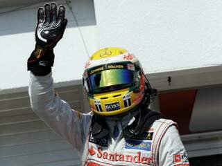 Inglês Lewis Hamilton dominou treinos classificatórios neste sábado. (Foto: Reuters)