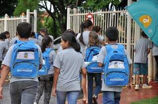 Estudantes da rede municipal de ensino de Dourados iniciam ano letivo amanhã (Foto: Divulgação)
