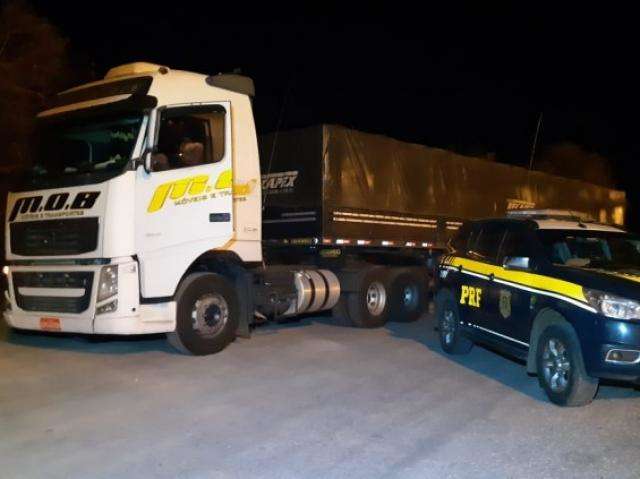 Motorista estranha rota, aciona PRF e roubo de carreta &eacute; descoberto