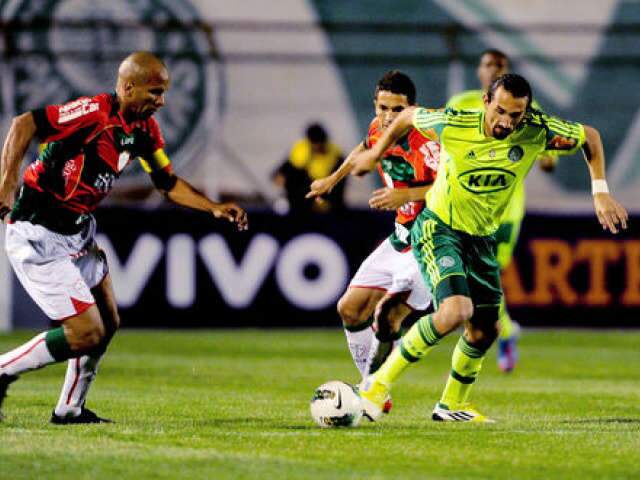  Portuguesa vence Palmeiras por 3 a 0 e mant&eacute;m alviverde na zona de rebaixamento