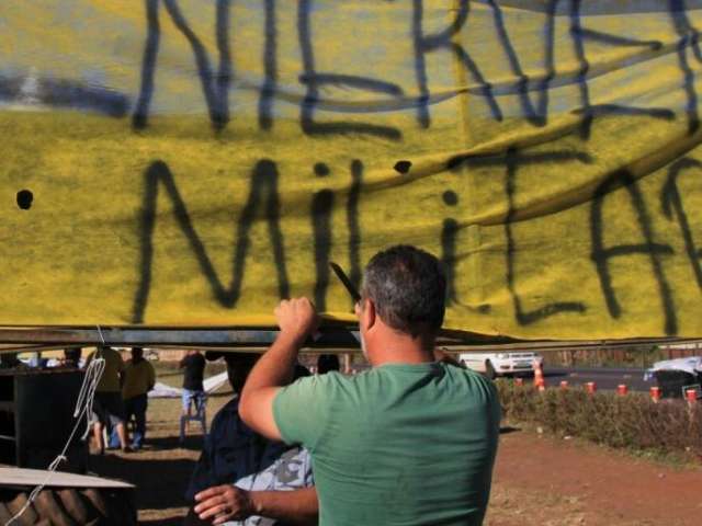 Depois de dez dias de manifesta&ccedil;&atilde;o, caminhoneiros liberam rodovias em MS