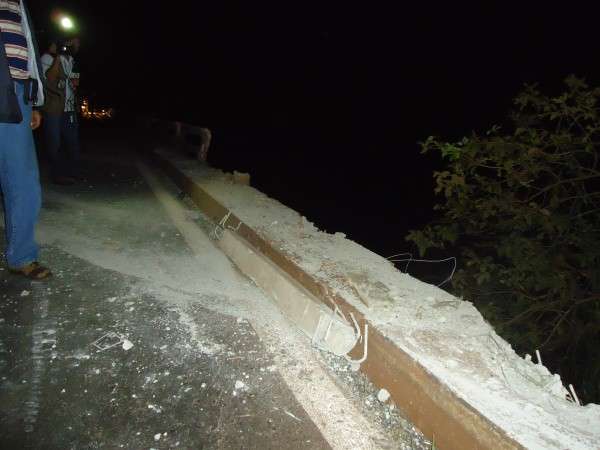 Quinze estudantes ficaram feridos na colis&atilde;o de &ocirc;nibus com caminhonete