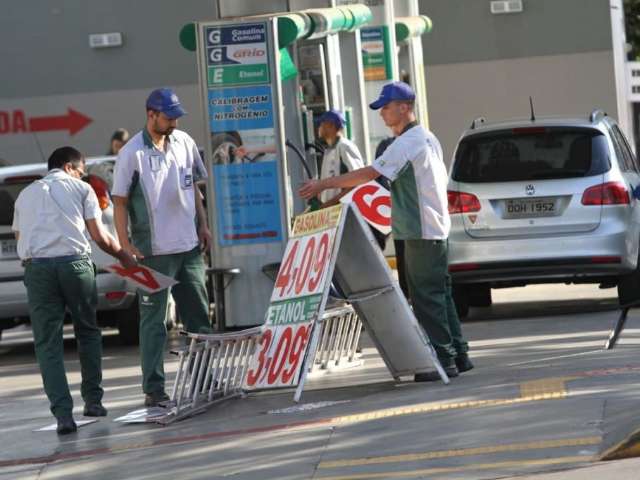 Pre&ccedil;o da gasolina continua caindo e litro chega a R$ 4,09 em Campo Grande