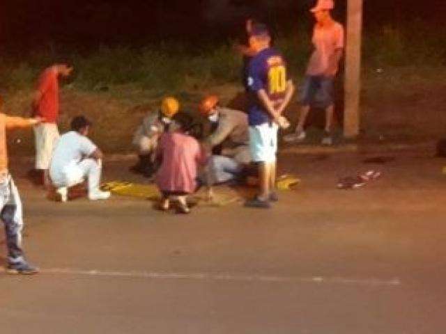 Adolescente morre ao fugir da pol&iacute;cia e bater com motocicleta em poste