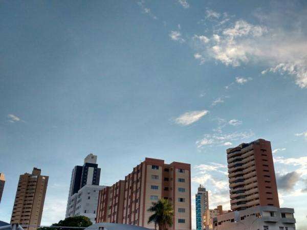  Domingo amanhece com c&eacute;u claro, mas previs&atilde;o &eacute; de chuva em todo Estado 