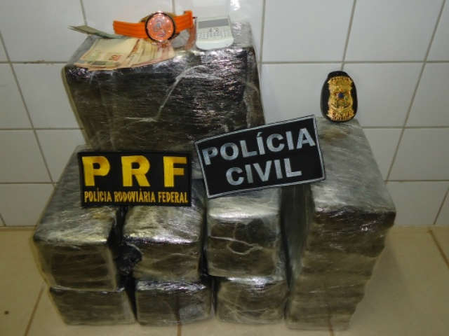  Homem &eacute; flagrado com mais de 40 kg de maconha na rodovi&aacute;ria de Coxim