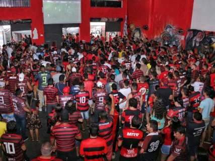 Com bateria e otimismo, torcedores esperam vit&oacute;ria do Flamengo