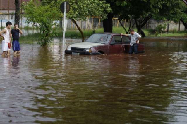 Juiz manda prefeitura limpar bueiros, mas veta parque contra enchentes