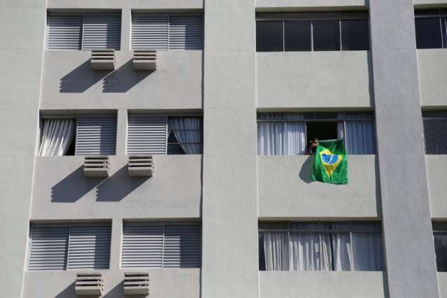Concentra&ccedil;&atilde;o de protesto na Capital tem trio el&eacute;trico e escola de samba
