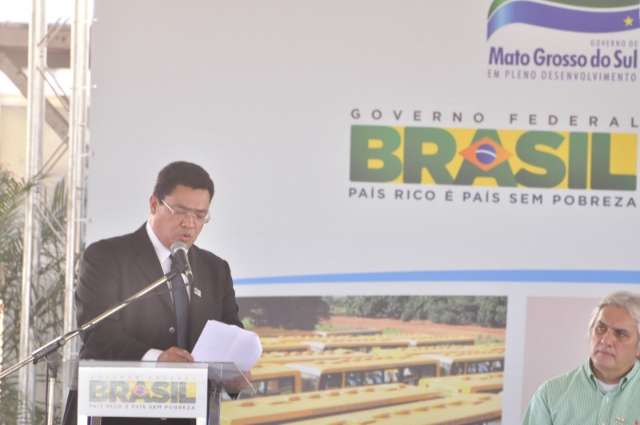 Prefeito tucano elogia Dilma por programas sociais, &ocirc;nibus e PAC 