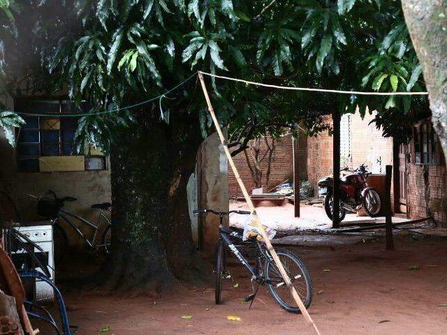 Kitnet onde homem foi morto com 5 tiros era boca de fumo, dizem vizinhos