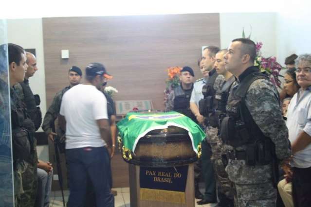 Parentes lembram de &ldquo;car&aacute;ter&rdquo; de PM morto e criticam For&ccedil;a Nacional